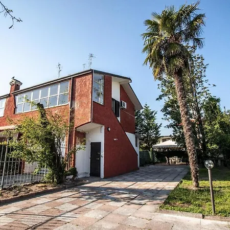 Ferienhaus In Mit Privatem Garten 度假居 *