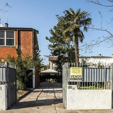 別荘 Ferienhaus In Mit Privatem Garten Lido degli Scacchi